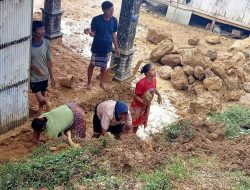 Akibat Hujan Deras, 1 Rumah di Pamekasan Tertimbun Tanah Longsor