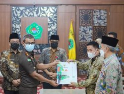 Pemkab dan Kejari Pamekasan Teken MoU untuk Pemerintahan Bersih