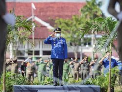 Bupati Pamekasan Baddrut Tamam Pimpin Upacara HUT Patpol PP dan Linmas Tahun 2022