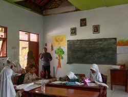 Memprihatinkan, Sekolah di Pamekasan Tak Punya Toilet dan Gedung Mengelupas