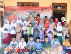 10 Muharam, PAC PDI-P Waru Pamekasan Santuni Puluhan Anak Yatim