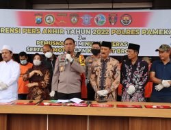 Konferensi Pers Akhir Tahun 2022, Inilah Capaian Kinerja Polres Pamekasan