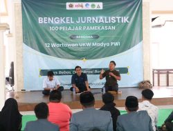 Bersama 100 Pelajar, PWI Pamekasan Gelar Bengkel Jurnalistik