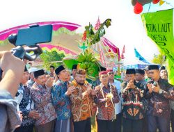 Diikuti 168 Perahu, Acara Petik Laut di Pamekasan Berlangsung Meriah