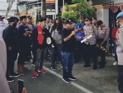 Bawaslu Pamekasan Didemo Soal Video Gus Miftah Bagi-bagi Uang