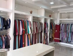 Jelang Lebaran, Toko Galery Dyalovers Pamekasan Sediakan Berbagai Macam Busana Muslim Terupdate dan Terlengkap