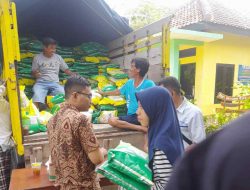 PJ Bupati Pamekasan Masrukin Distribusikan Beras Murah di Waru