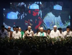 Gelar Tasyakuran, Kepala Desa di Pamekasan Bersholawat Bersama Pemerintah dan Ratusan Masyarakat