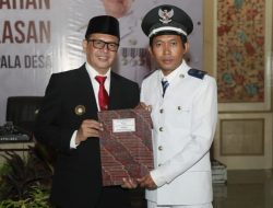 Fathor Rasyid Kades Dasok Pamekasan Resmi Terima SK Perpanjangan Jabatan