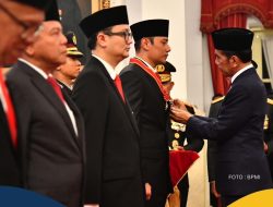 Menteri AHY Dianugerahi Bintang Mahaputra Nararya dari Presiden Jokowi