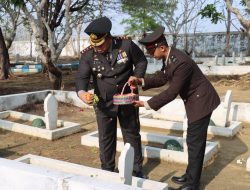 Hari Pahlawan Nasional, Kapolres Pamekasan Pimpin Giat Upacara Ziarah TMP