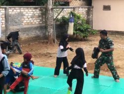 Babinsa di Pamekaasan Latih Pemuda Desa untuk Kejuaraan Muay Thai Tingkat Provinsi