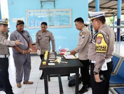 Operasi Lilin Semeru 2024, Polres Pamekasan Lakukan Tes Urine Sopir Bus