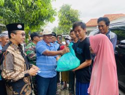 Kunjungi Korban Terdampak Angin Puting Beliung, Bupati dan Wabup Pamekasan Terpilih Beri Bantuan