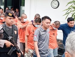 Para Tersangka Kasus Narkoba Tertunduk Lesu di Mapolres Pamekasan