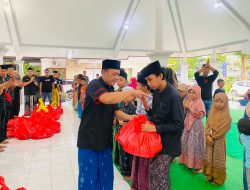 Wabup Pamekasan Bersama Komunitas Jangan Lupa Bahagia Santuni Anak Yatim dan Berbagi Takjil