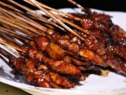 Coba Dulu Sate Lalat Khas Pamekasan saat Libur Lebaran Idul Fitri
