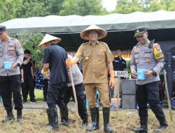 Dukung Program Swasembada, Pj Bupati Pamekasan Tanam Jagung Serentak 1 Juta Hektare