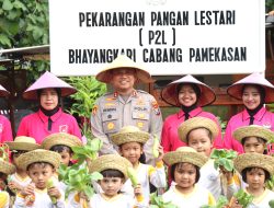 3 Bulan Manfaatkan Lahan Kosong, Bhayangkari Pamekasan Sudah Bisa Panen Lele dan Sayur