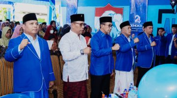 Bupati Pamekasan KH. Kholilurrahman dan Wakil Bupati H. Sukriyanto hadir kompak dalam peringatan Hari Ulang Tahun (HUT) ke-24 Partai Demokrat. Selasa (9/9/2025).