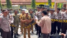Forkot Pamekasan saat aksi di DPRKP.