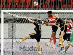 Madura United vs Bhayangkara FC Berakhir Tanpa Gol di Stadion Gelora Ratu Pamelingan