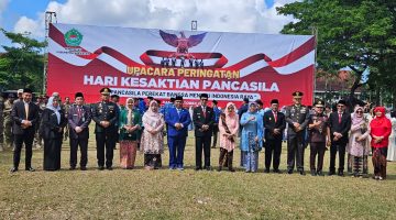 Foto bersama usai pelaksanaan upacara Hari Kesaktian Pancasila di Lapangan Nagara Bhakti Mandhapa Aghung Ronggosukowati Pamekasan, Rabu (1/10/2025). 