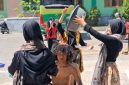 Pertunjukan drama teatrikal Teater Fataria UIN Madura di Hari Batik Nasional 2025.