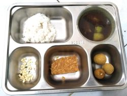 Guru TK Keluhkan Kualitas MBG dari Dapur SPPG Kangenan Pamekasan, Porsi Dinilai Tak Sesuai Anggaran