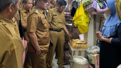 Jelang Idul Fitri 2026, Wabup Pamekasan Sidak Pasar Pastikan Harga Sembako Stabil