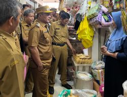 Jelang Idul Fitri 2026, Wabup Pamekasan Sidak Pasar Pastikan Harga Sembako Stabil