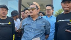 Usai Diperiksa KPK, H Her Pulang Disambut Warga di Pamekasan