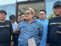 Usai Diperiksa KPK, H Her Pulang Disambut Warga di Pamekasan