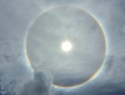Heboh! “Halo Matahari” Hiasi Langit Pamekasan
