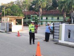 Polisi Olah TKP Insiden Kecelakaan di Pamekasan