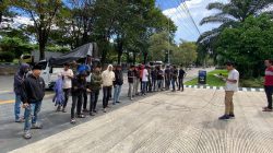 Gas ke KPK, Aktivis Pamekasan Demo Bea Cukai Jatim I, Desak Sikat Rokok HJS Mild Produksi PR Subur Jaya