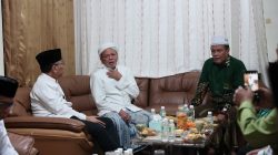 Ketum PBNU Gus Yahya Sowan ke Pengasuh Ponpes Miftahul Ulum Panyepen Pamekasan