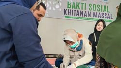 Yayasan Pamekasan Sehat Bersih Barokah Khitan Gratis 32 Anak di Kamondung