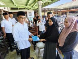 Bupati Pamekasan Sambangi Rumah Duka Korban KM Virgo dan Berikan Tali Asih