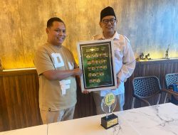 Ismail Ketua Demokrat Pamekasan Terima Penghargaan Tokoh Muda Nahdliyin Inspiratif 2026